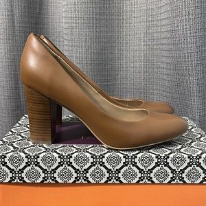 Isola Rosalie Cognac Pumps 9.5